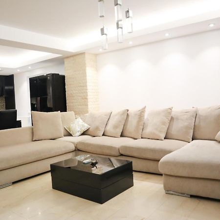 Central Apartament Bulevardul Decebal ブカレスト エクステリア 写真