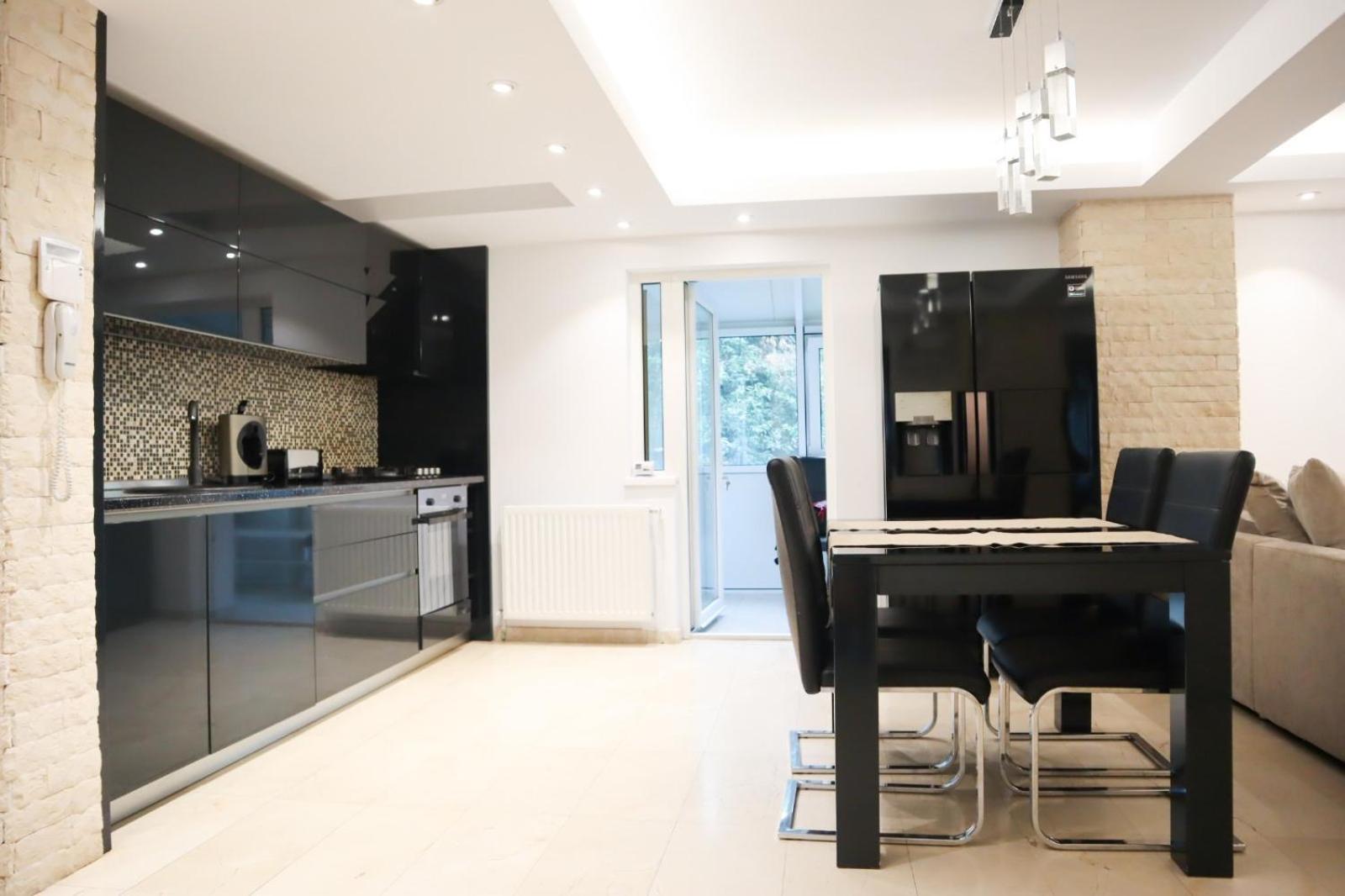 Central Apartament Bulevardul Decebal ブカレスト エクステリア 写真
